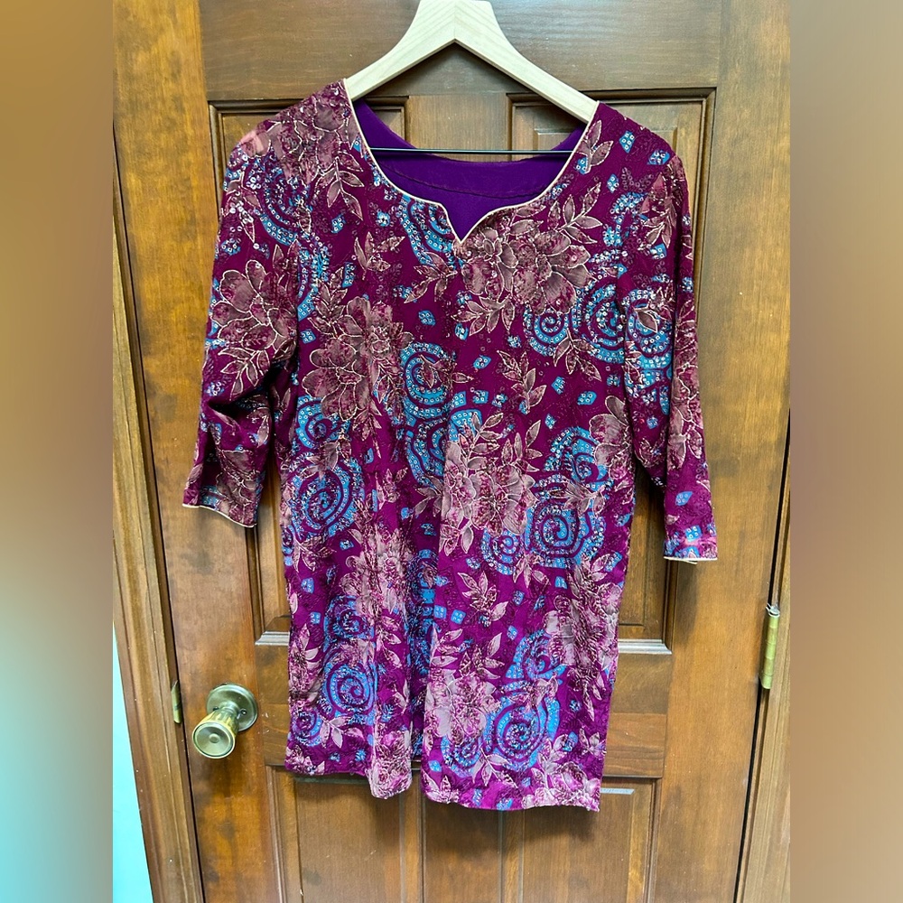 Beautiful hand made Purple beaded Kurta. Size unknown.